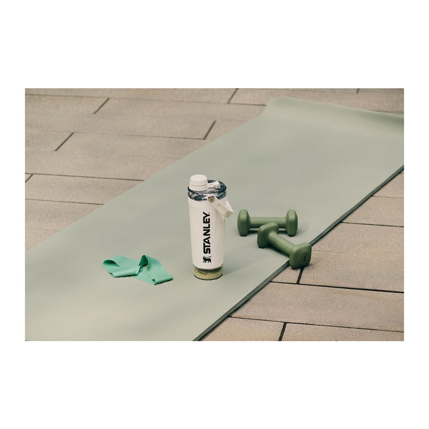 Stanley Drinkware 20oz / Chalk Stanley - Activate Shaker Bottle 20oz