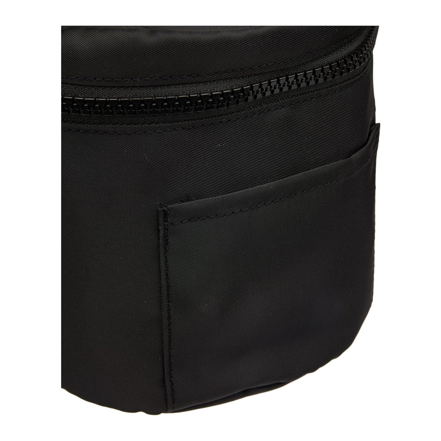 Threadfellows Curated Collection Bags Wellable - Recycled Round Travel Case