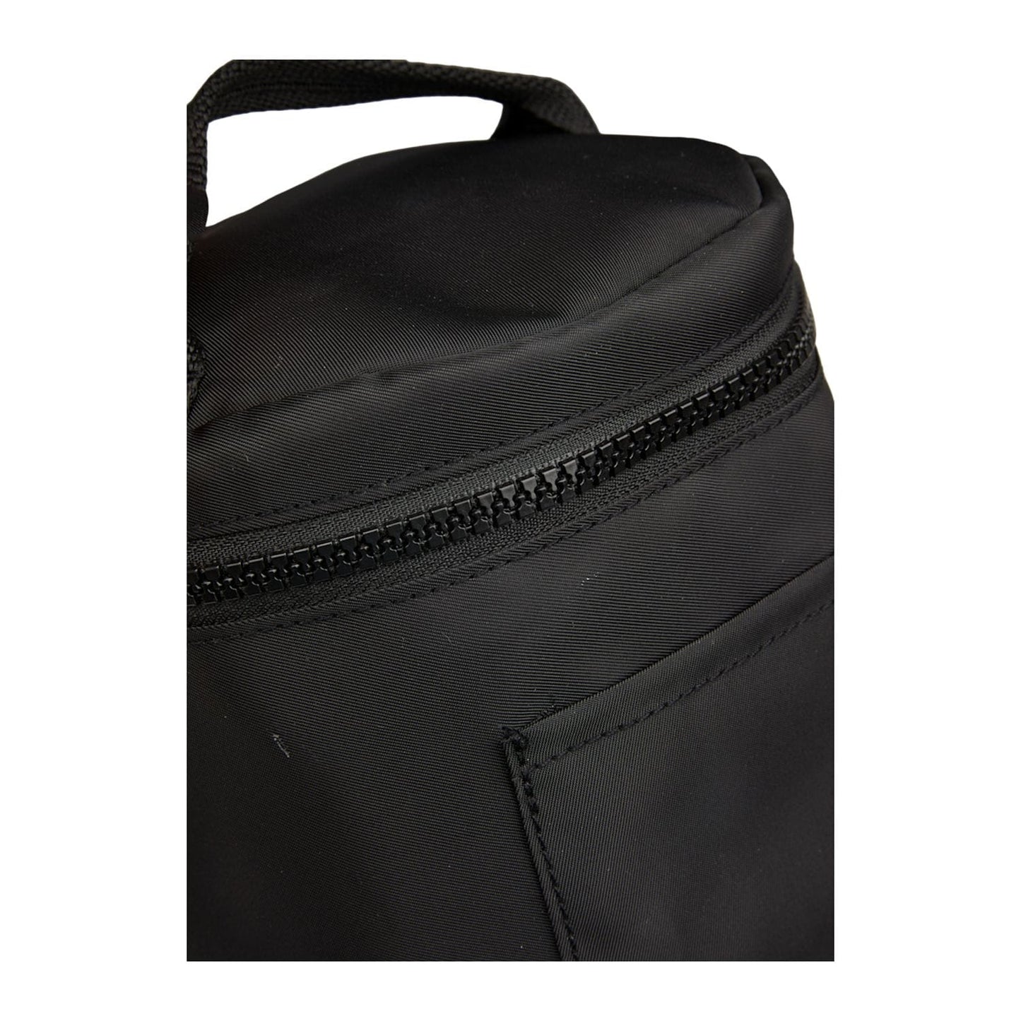Threadfellows Curated Collection Bags Wellable - Recycled Round Travel Case