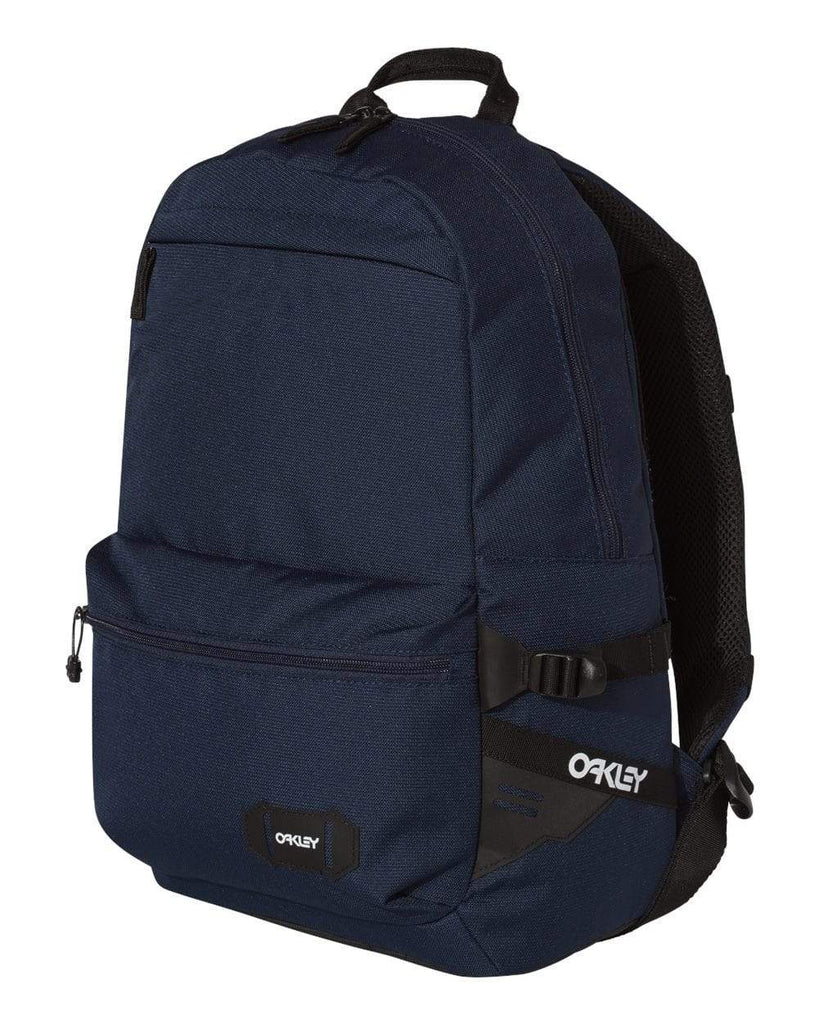 Oakley Street Backpack 20L – Threadfellows